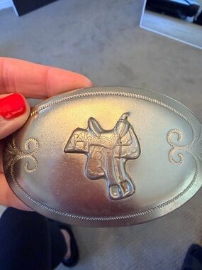 Vintage Western Saddle Oval Belt Buckle - Silver Tone